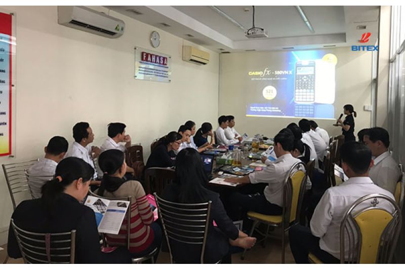 BITEX tập huấn sử dụng máy tính Casio cho cửa hàng trưởng Fahasa Nguyễn Huệ