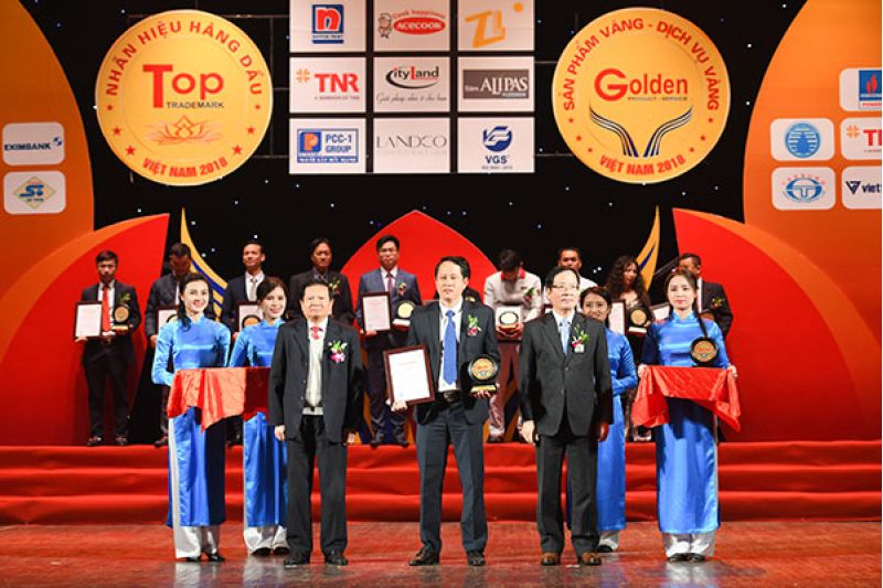 Smartkids, Officetex, B.bag “cùng nhau” đạt giải thưởng Top 50 Sản phẩm vàng Việt Nam 2018