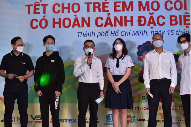 Bitex đồng hành cùng báo tuổi trẻ tổ chức tất niên cho trẻ mồ côi Covid-19