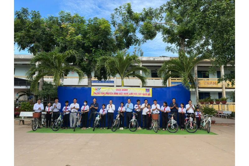 BITEX mang yêu thương đến huyện An Phú – Cùng chắp cánh ước mơ cho thế hệ trẻ