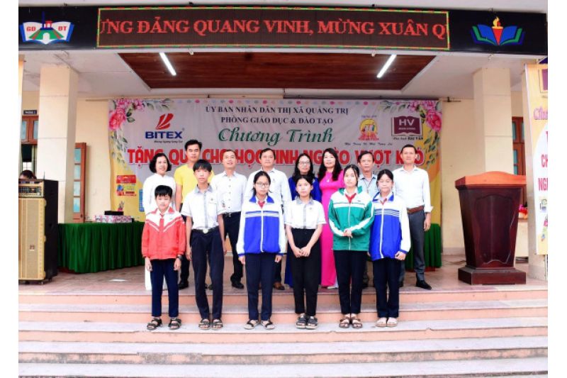 BITEX phối hợp cùng nhà sách Hải Vân (Quảng Trị), tài trợ dụng cụ học tập cho các em học sinh có hoàn cảnh khó khăn