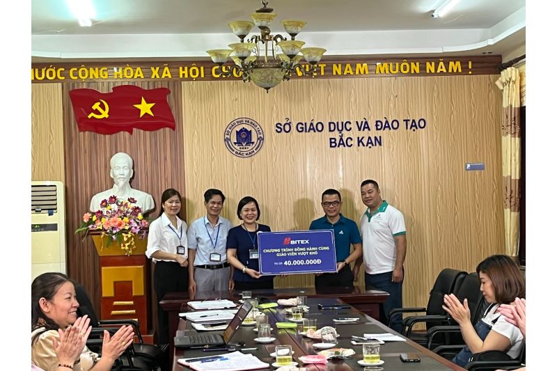 Tiếp tục hành trình Đồng hành cùng giáo viên vượt khó tại Bắc Kạn