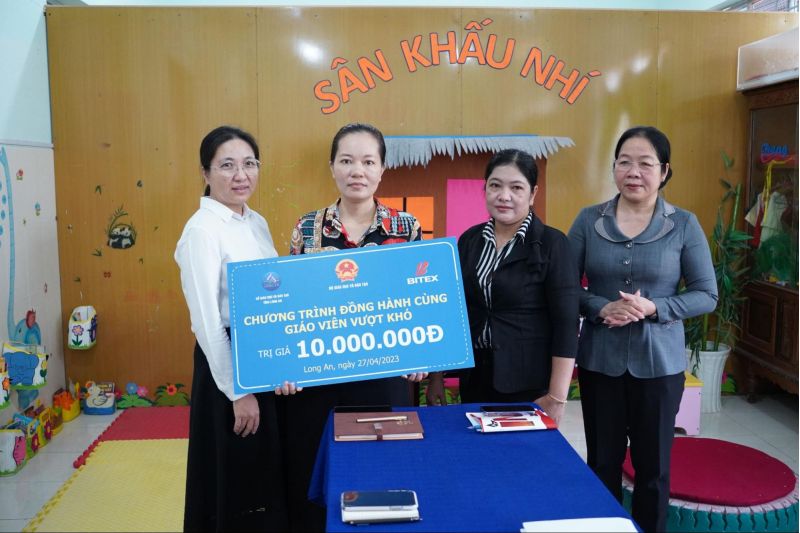 BITEX tiếp tục đồng hành cùng giáo viên vượt khó tại Long An
