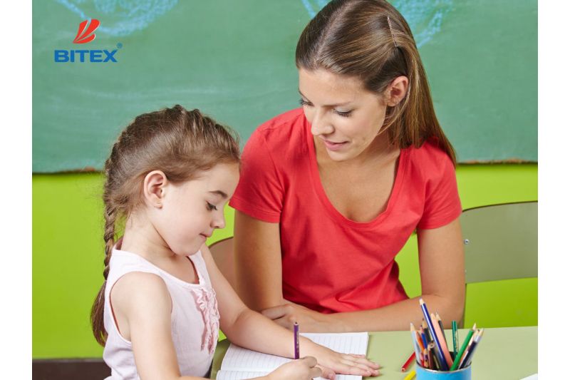 Dạy bé cách cầm bút viết chữ đẹp đúng cách và 