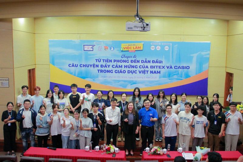Sinh viên ĐH Sư phạm TP.HCM gặp gỡ CEO Trần Thanh Thảo tại workshop “Từ tiên phong đến dẫn đầu” đầy cảm hứng