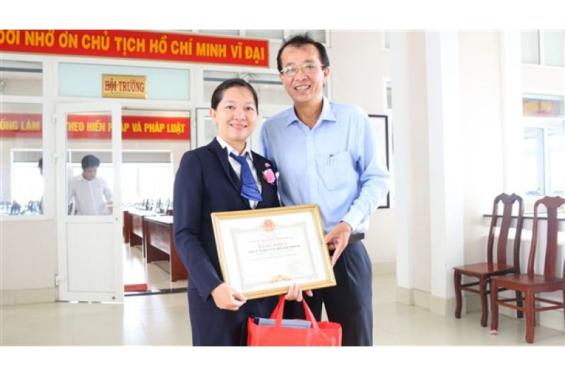 Hoàn thành xuất sắc nghĩa vụ nộp thuế năm 2017 - BITEX đón nhận bằng khen của Tỉnh Long An