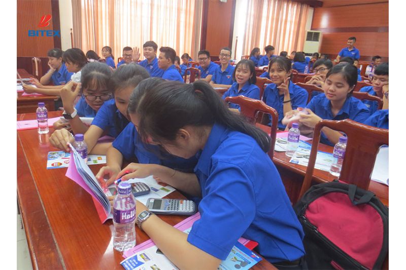 Gần 1300 đoàn viên, tiểu thương tại Bình Dương tham dự tập huấn phân biệt hàng giả, nhái Máy tính Casio