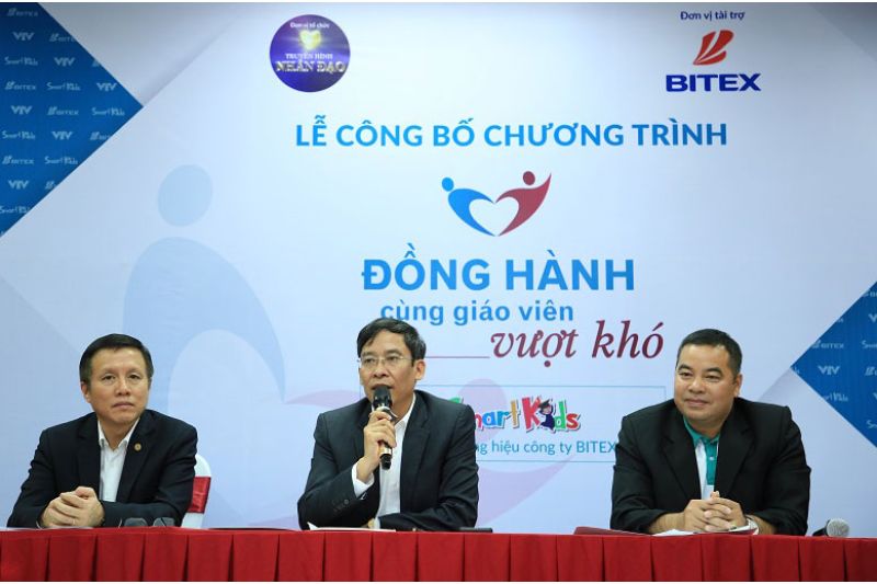 Lễ công bố chương trình Đồng hành cùng giáo viên vượt khó