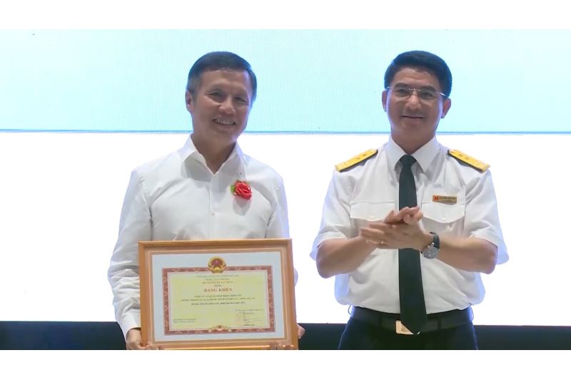BITEX VÀ ANH KHUÊ WATCH VINH DỰ NHẬN BẰNG KHEN THỰC HIỆN TỐT CHÍNH SÁCH THUẾ NĂM 2021