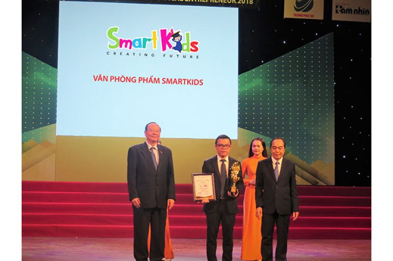 Smartkids nhận giải thưởng Top 10 “thương hiệu dẫn đầu Việt Nam” 2018
