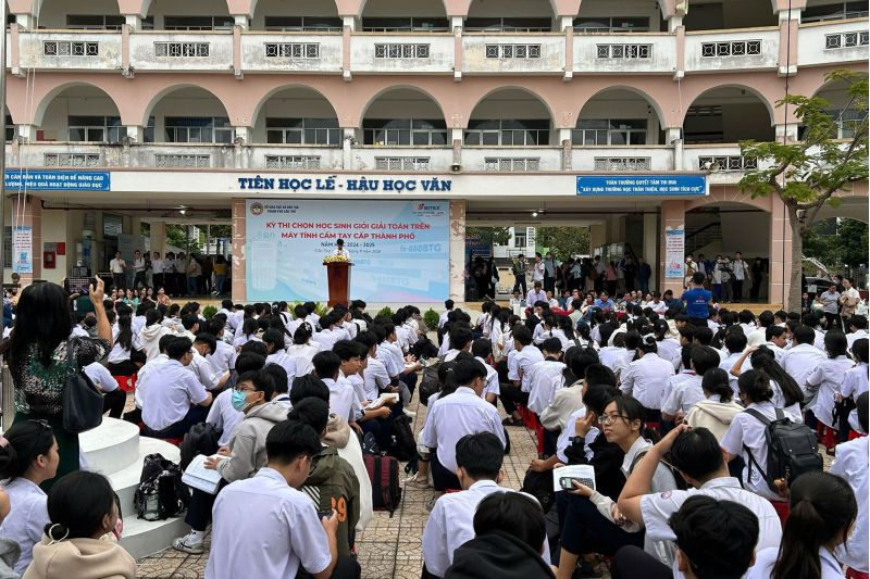 HƠN 530 THÍ SINH HÀO HỨNG THAM GIA CUỘC THI CHỌN HỌC SINH GIỎI GIẢI TOÁN TRÊN MÁY TÍNH CẦM TAY NĂM 2024