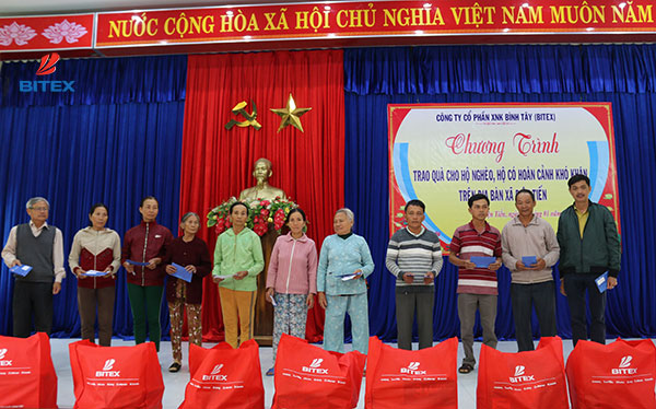 bitex-trao-qua-cho-nguoi-ngheo-o-quang-nam-6