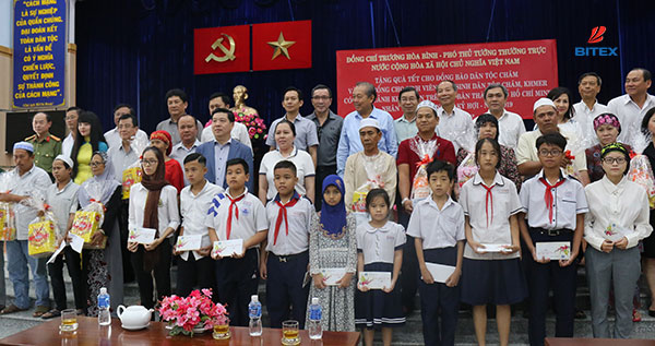 BITEX cùng Phó thủ tướng Trương Hòa Bình tặng quà Tết tại Long An và TP.HCM