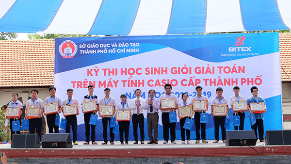 508 thí sinh đạt giải Nhất, Nhì, Ba tại cuộc thi Giải toán trên máy tính Casio cấp thành phố