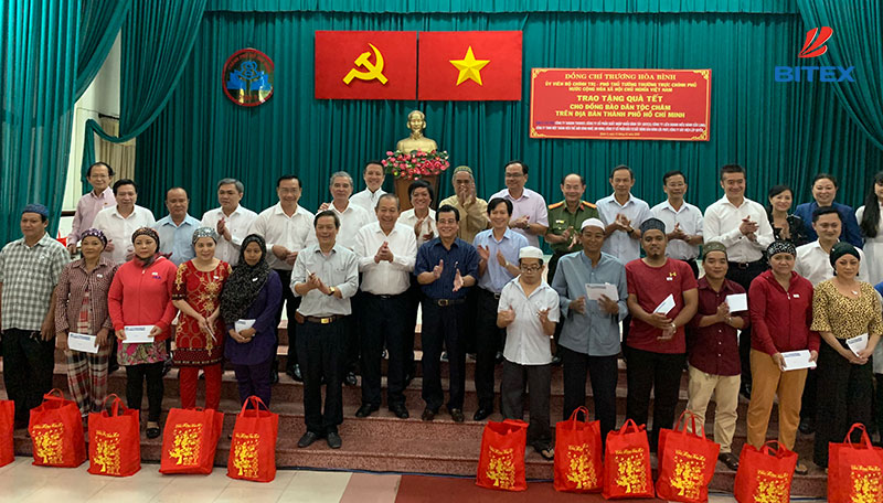 BITEX cùng Phó thủ tướng Trương Hòa Bình trao quà đón Tết Canh Tý đến đồng bào dân tộc Chăm tại TP.HCM
