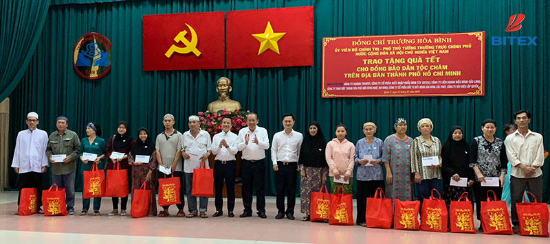 BITEX-cung-pho-thu-tuong-truong-hoa-binh-tang-qua-tet-2020