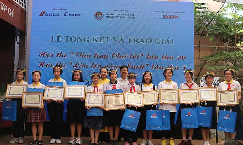 Cong-ty-bitex-tai-tro-hoi-thi-lon-len-cung-sach-lan-thu-20-1