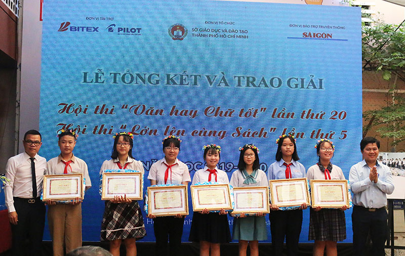 Cong-ty-bitex-tai-tro-hoi-thi-lon-len-cung-sach-lan-thu-20-3