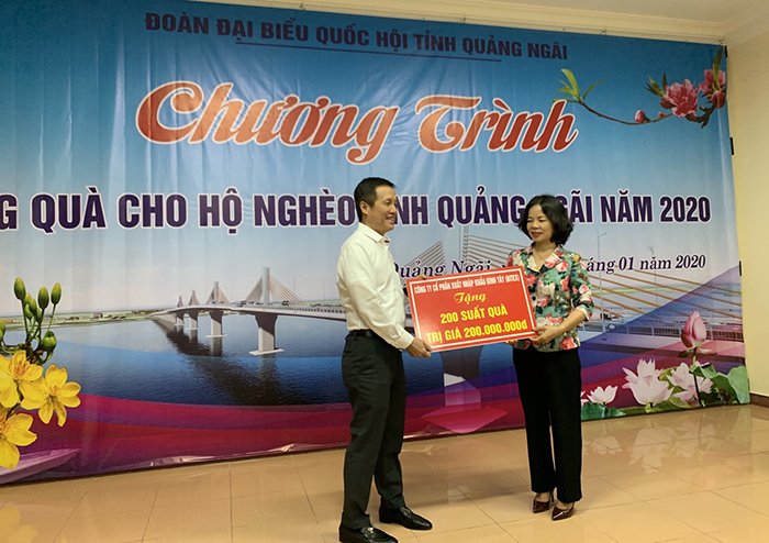BITEX tặng quà Tết cho học sinh và người có hoàn cảnh khó khăn tại Quảng Ngãi và Đà Nẵng