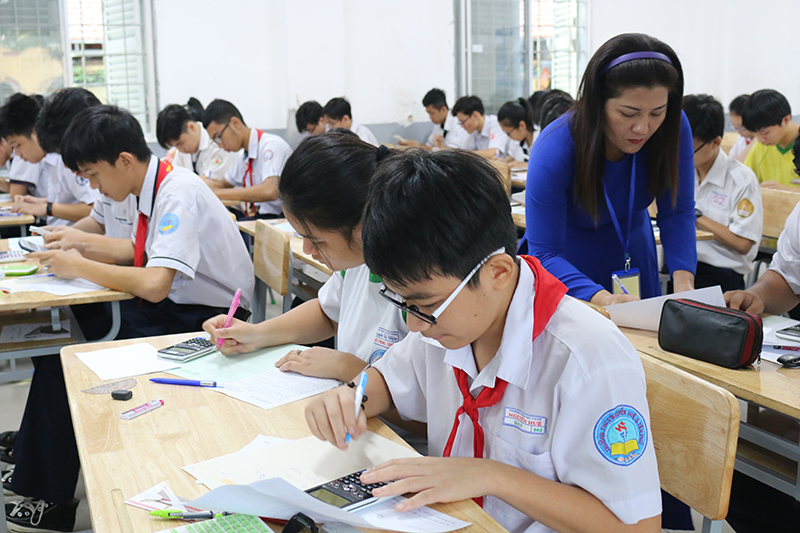 ky-thi-hoc-sinh-gioi-giai-toan-tren-may-tinh-cam-tay-casio_3
