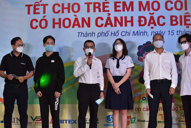 Bitex đồng hành cùng báo tuổi trẻ tổ chức tất niên cho trẻ mồ côi Covid-19