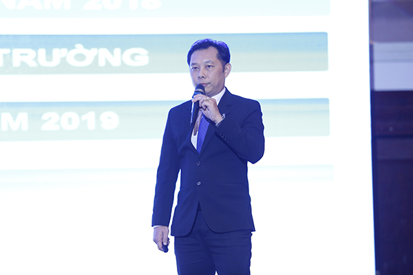 3.Ong-Le-Thanh-Liem-Pho-Tong-giam-doc-Tan-Phu-vinh-Sai-Gon-trinh-bay-bao-cao