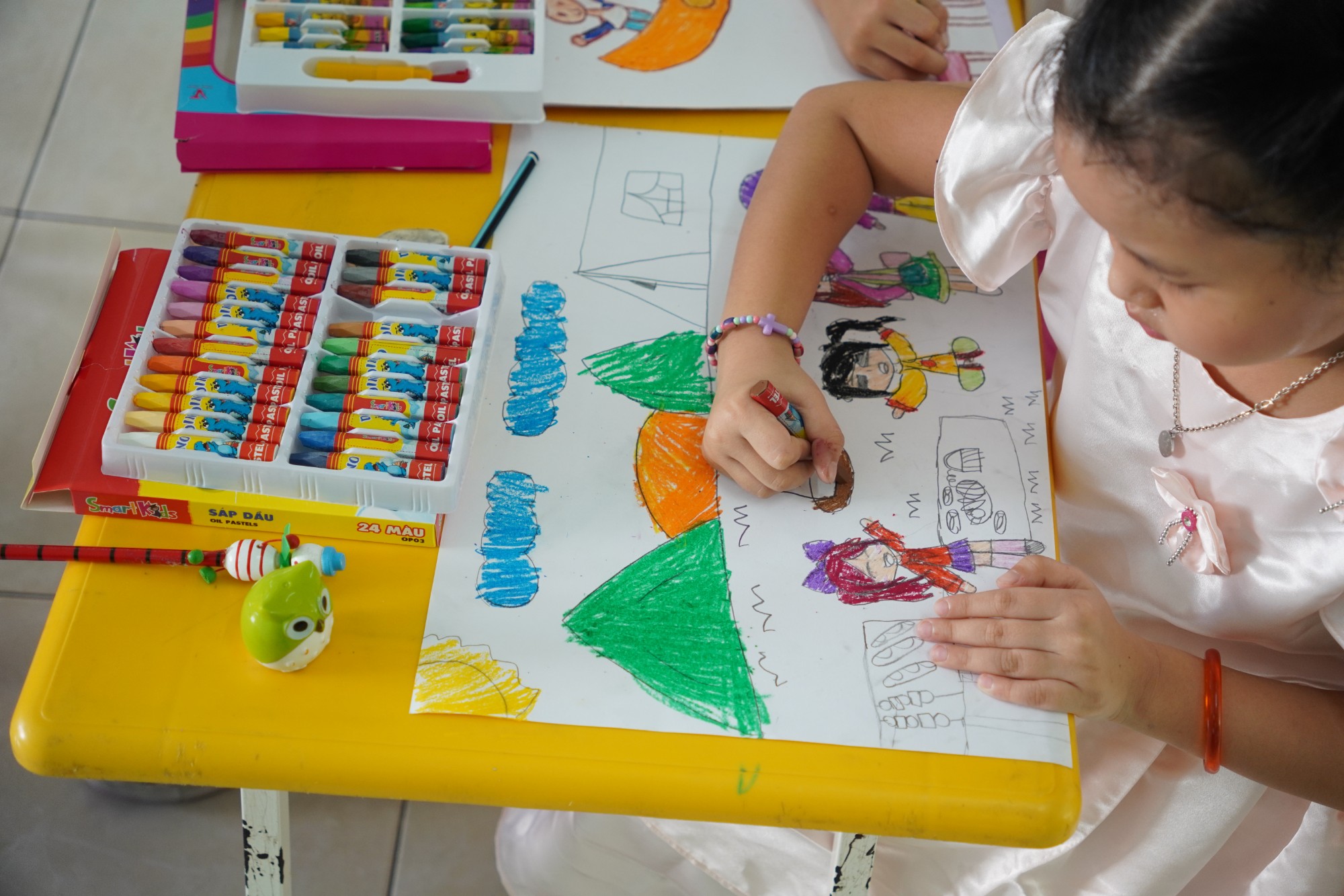 Các thí sinh được sử dụng bộ sản phẩm chất lượng châu âu từ thương hiệu SmartKids