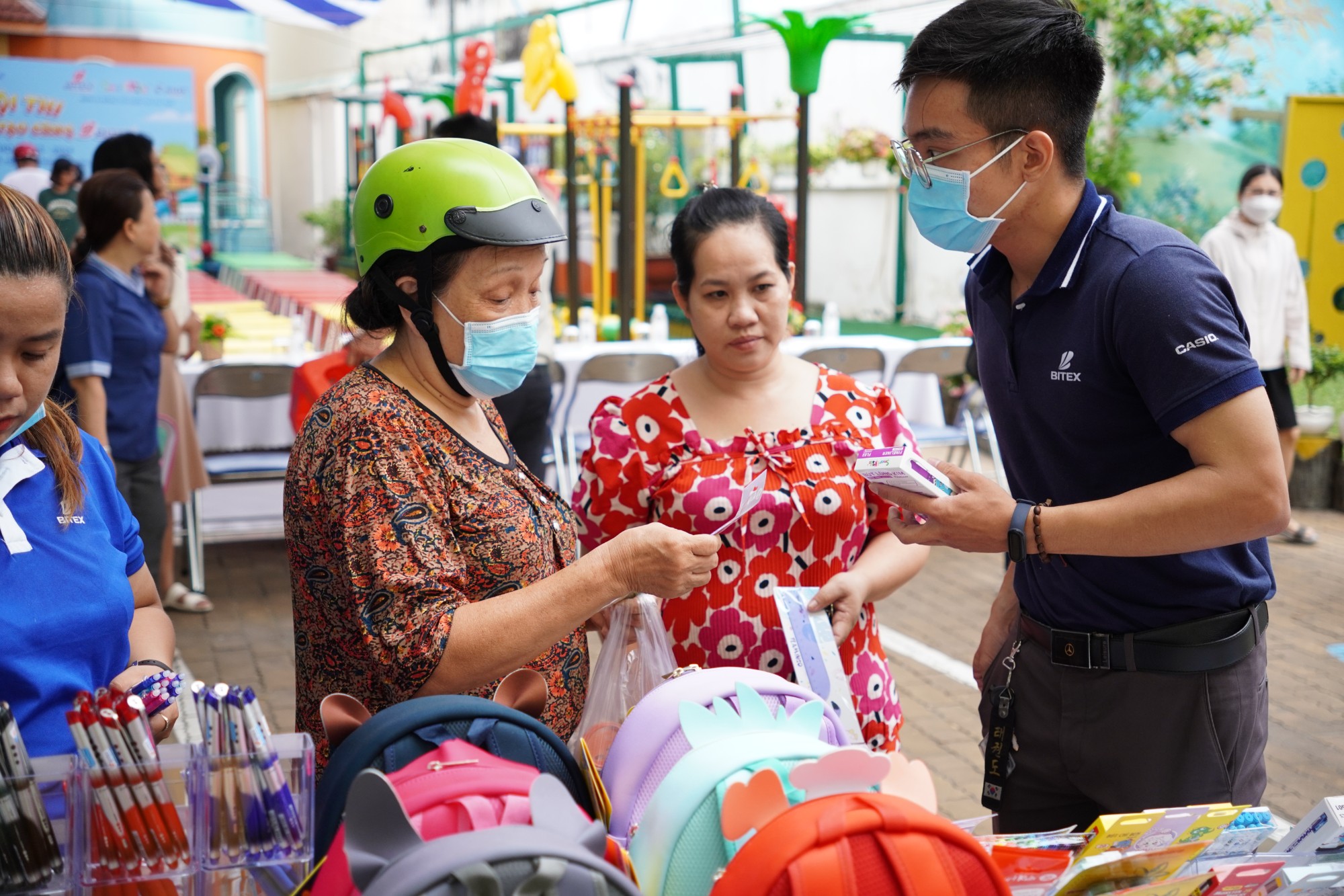 Ngoài việc tổ chức cuộc thi, “Bé Vẽ Sáng Tạo Cùng BITEX” còn mang đến hoạt động trải nghiệm các sản phẩm từ nhãn hàng như SmartKids, Pilot với chất lượng đạt chuẩn quốc tế