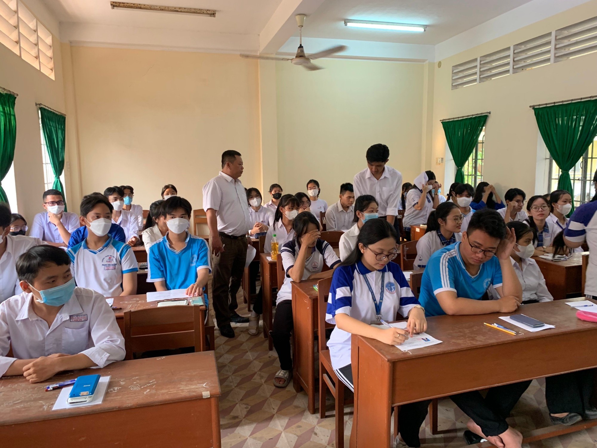Quy trình tổ chức kỳ thi được chuẩn bị kỹ lưỡng, tuân thủ đúng quy định của Bộ giáo dục và Đào tạo