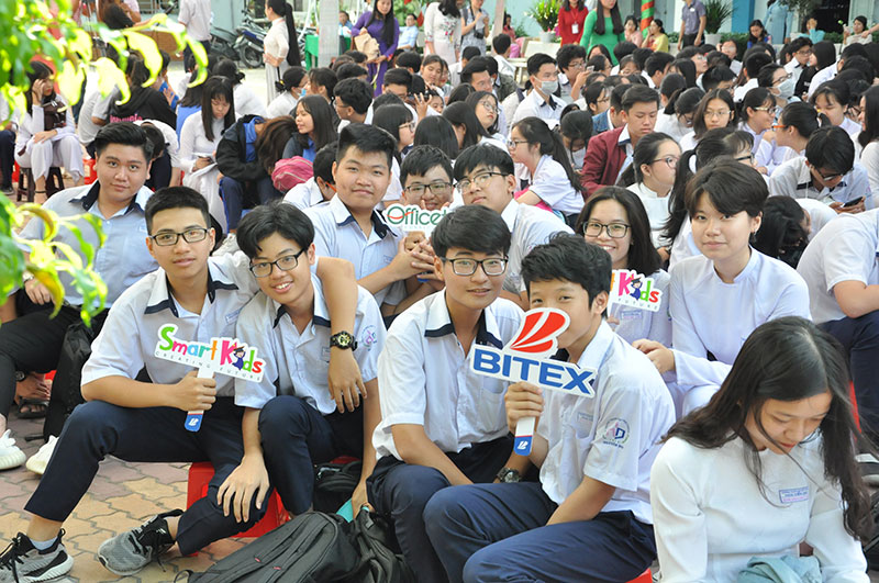 smartkids-tai-tro-toa-dam-bao-luc-hoc-duong-dam-o-tre-em.