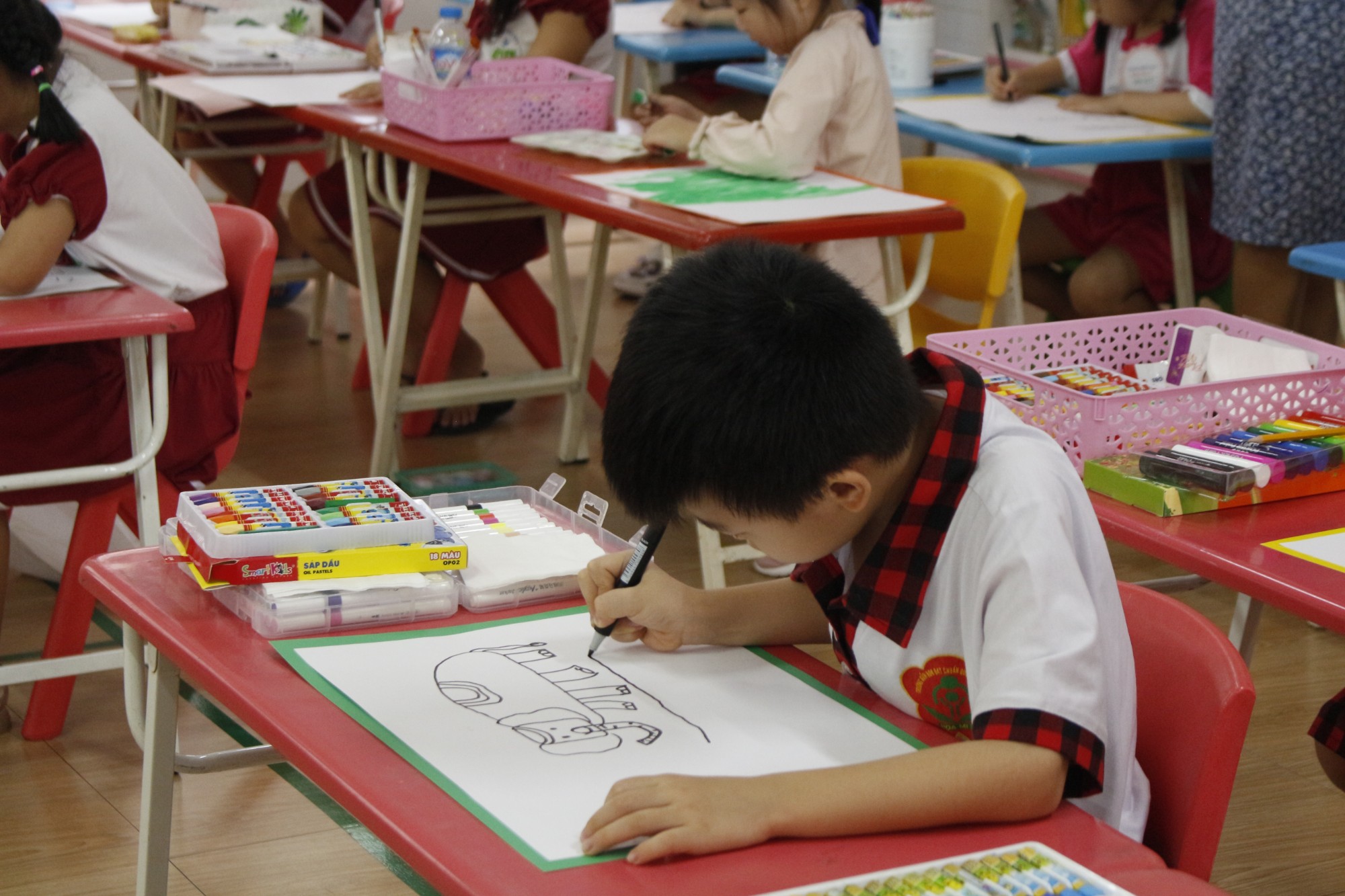 Các sản phẩm từ SmartKids cũng được giới thiệu tại hội thi, với mong muốn tạo cơ hội để giáo viên, phụ huynh có thể trải nghiệm các dòng sản phẩm chất lượng
