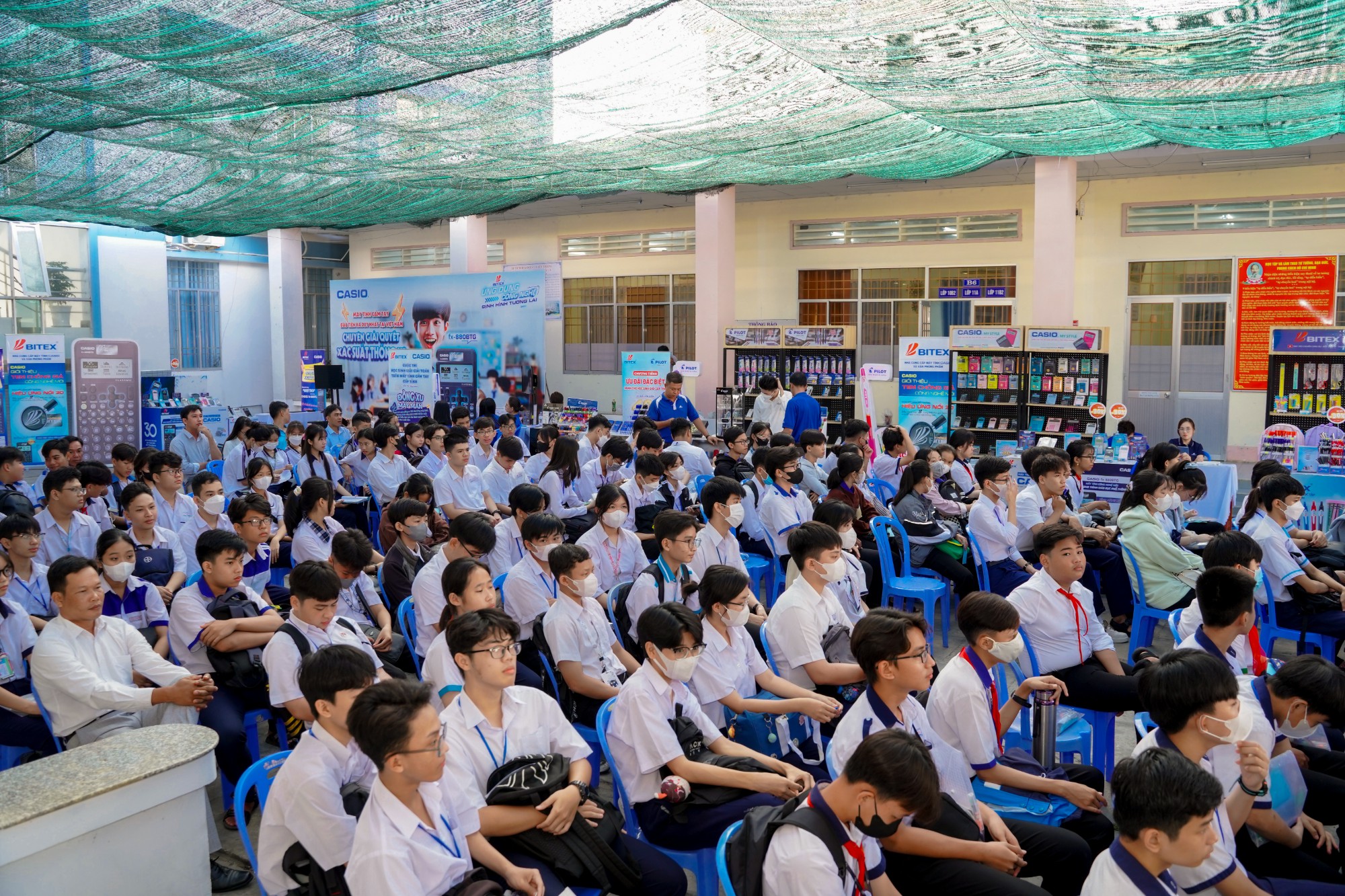 Toàn cảnh khai mạc cuộc thi “Học sinh giỏi giải toán trên máy tính cầm tay” tại Cà Mau