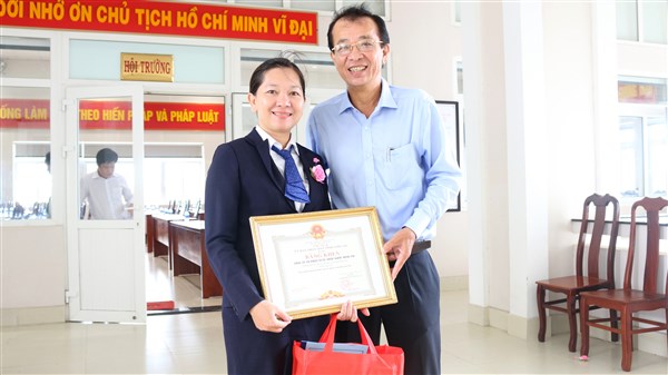 Hoàn thành xuất sắc nghĩa vụ nộp thuế năm 2017 - BITEX đón nhận bằng khen của Tỉnh Long An