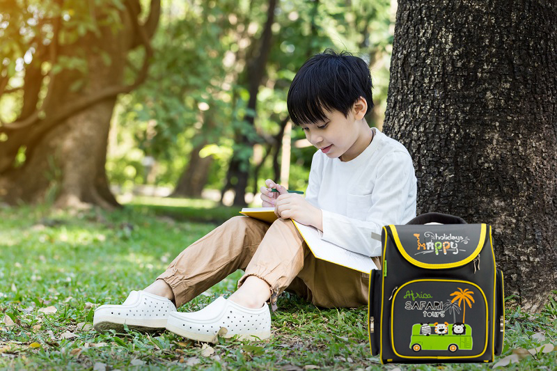 Vì sao mẹ nên chọn mua balo chống gù có chính sách bảo hành tốt?