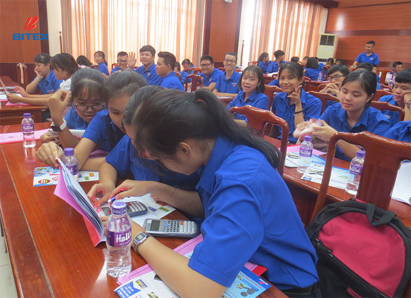 Gần 1300 đoàn viên, tiểu thương tại Bình Dương tham dự tập huấn phân biệt hàng giả, nhái Máy tính Casio