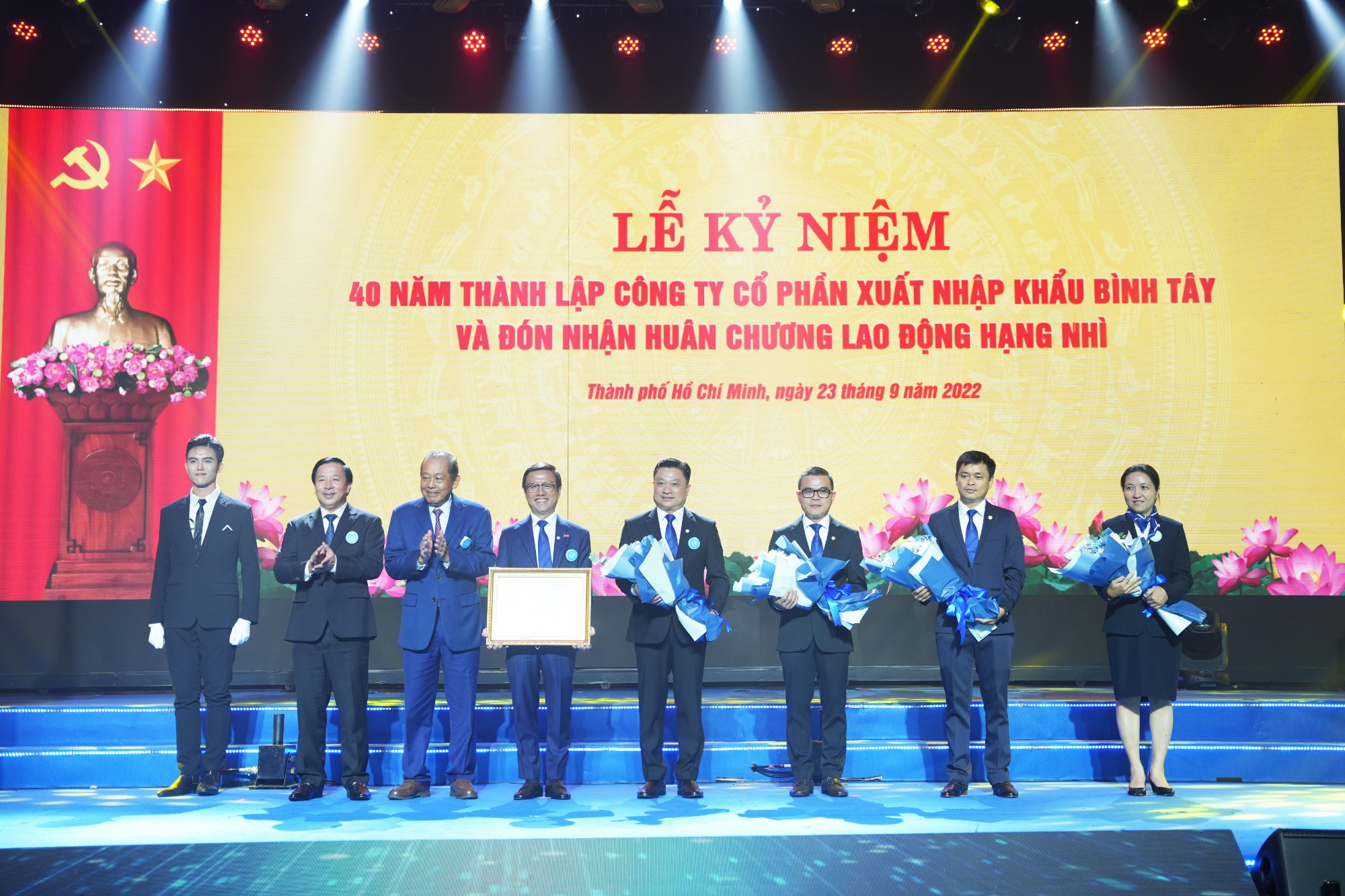 Công ty Bitex kỷ niệm 40 năm thành lập, đón nhận Huân chương Lao động hạng Nhì