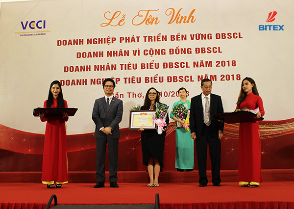 bitex-nhan-thuong-doanh-nghiep-phat-trien-ben-vung-dbscl-2018