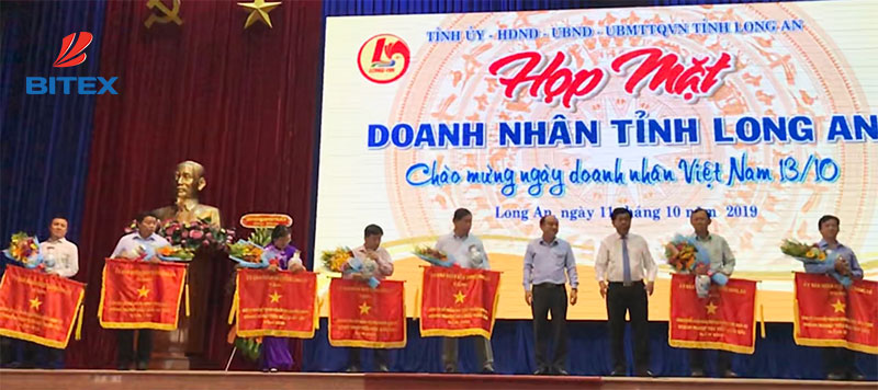 BITEX vinh dự nhận Kỷ niệm chương và Cờ thi đua Doanh nghiệp tiêu biểu xuất sắc