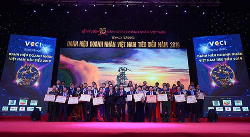 ong-nguyen-xuan-dung-nhan-giai-thuong-doanh-nhan-viet-nam-tieu-bieu--