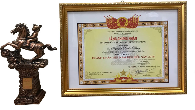 ong-nguyen-xuan-dung-nhan-giai-thuong-doanh-nhan-viet-nam-tieu-bieu-