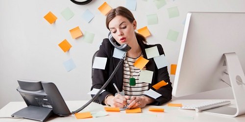 Giấy note – dụng cụ văn phòng phẩm “đắc lực” của nhân viên văn phòng, nâng cao hiệu suất làm việc hiệu quả.
