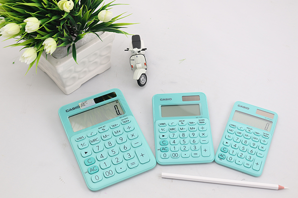 Fan công nghệ “phát sốt” với BST máy tính Casio sắc màu