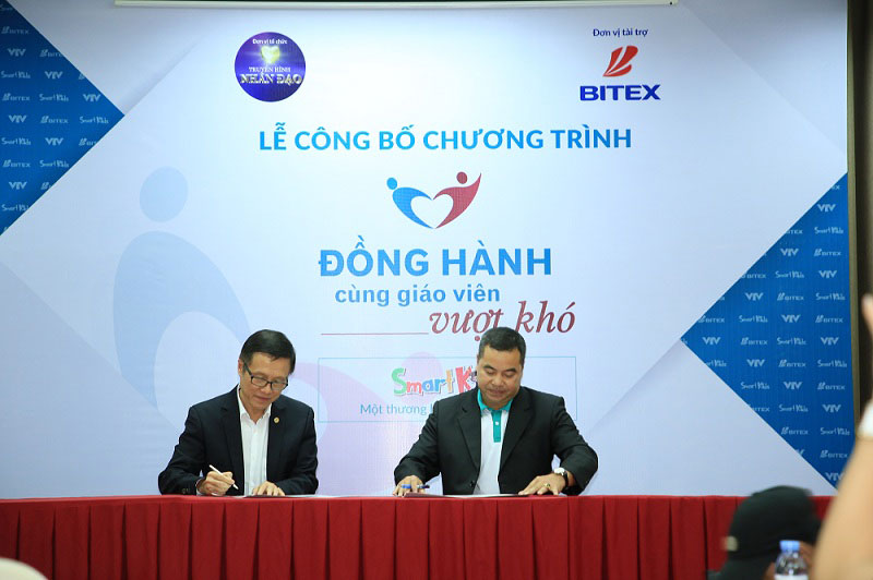 le-cong-bo-dong-hanh-cung-giao-vien-vuot-kho-2
