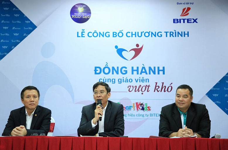 Lễ công bố chương trình Đồng hành cùng giáo viên vượt khó