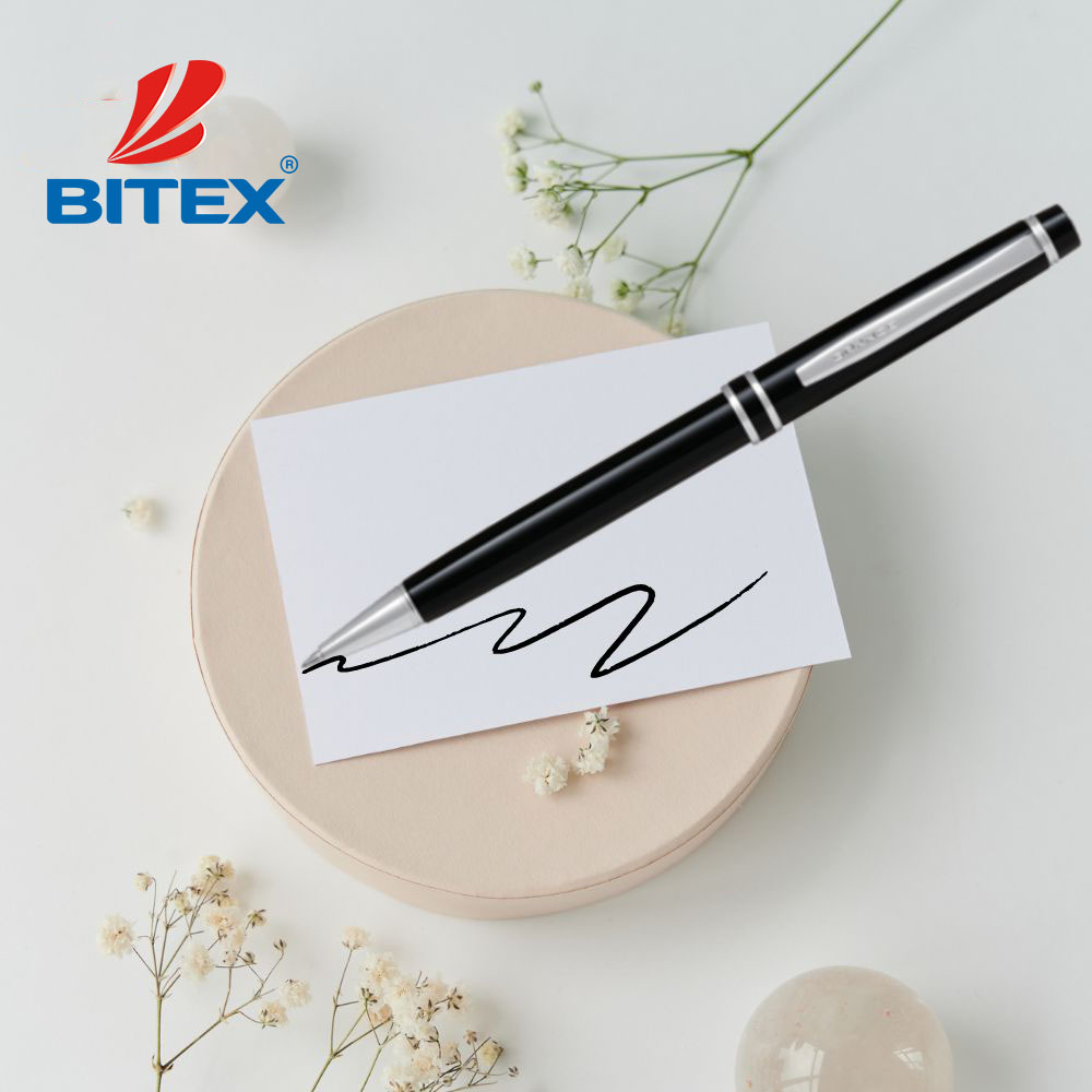 Bút bi GRANCE BGRC-5SR-B-L được làm bằng chất liệu cao cấp 
