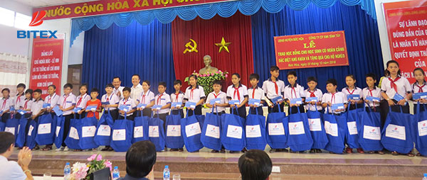 bitex-trao-qua-tu-thien-tai-duc-hoa-long-an-7