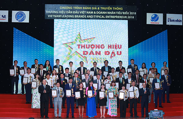 smartkids--nhan-giai-thuong-thuong-hieu-dan-dau-viet-nam