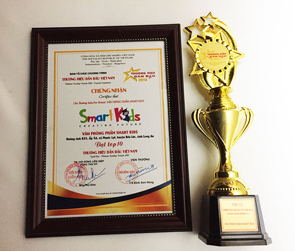 smartkids-nhan-giai-thuong-thuong-hieu-dan-dau-viet-nam