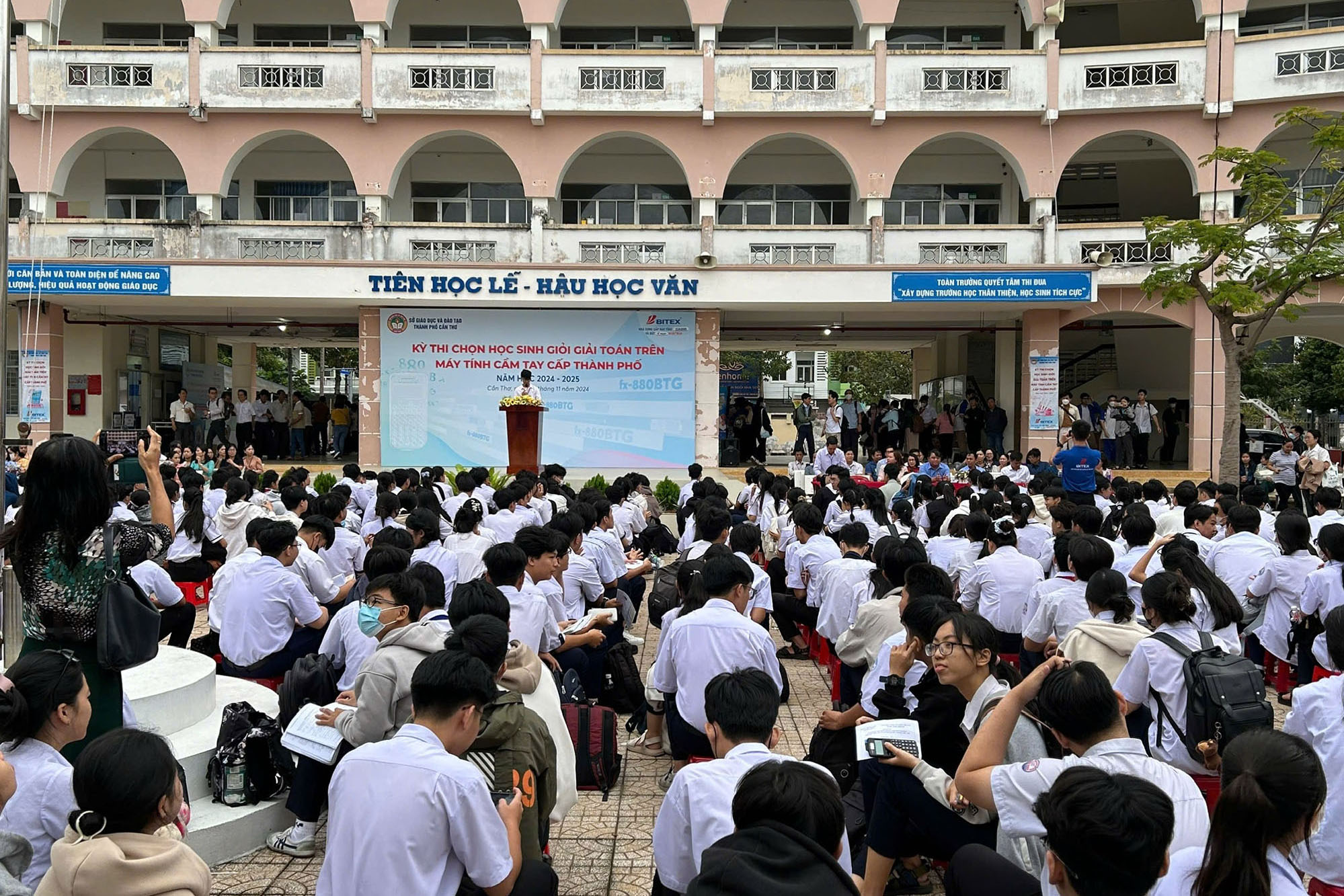 HƠN 530 THÍ SINH HÀO HỨNG THAM GIA CUỘC THI CHỌN HỌC SINH GIỎI GIẢI TOÁN TRÊN MÁY TÍNH CẦM TAY NĂM 2024