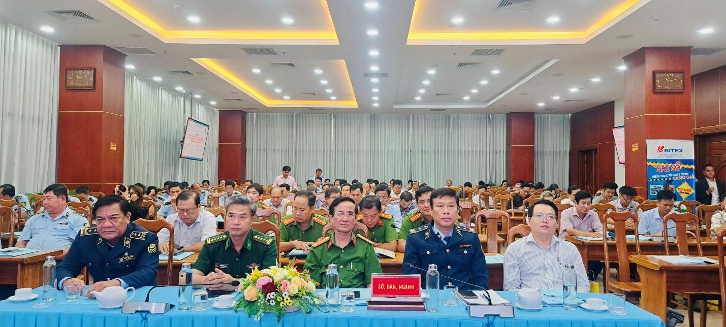 bitex-group-do ng-hanh-cung-h oi-thao-ve-cac -quy-dinh-phap -luat003.jpg
